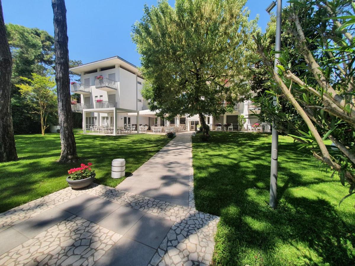 Hotel Eurovil Garni Lignano Sabbiadoro Luaran gambar