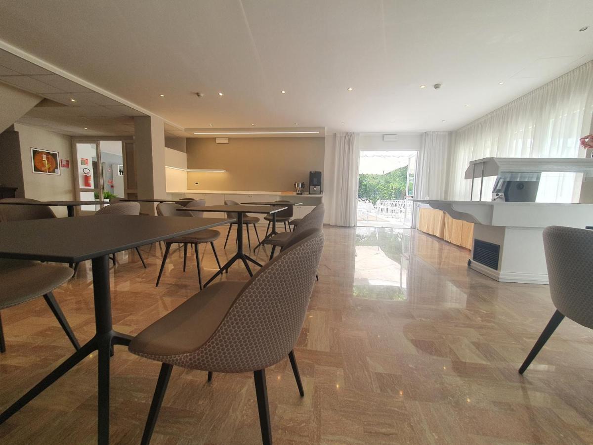 Hotel Eurovil Garni Lignano Sabbiadoro Luaran gambar
