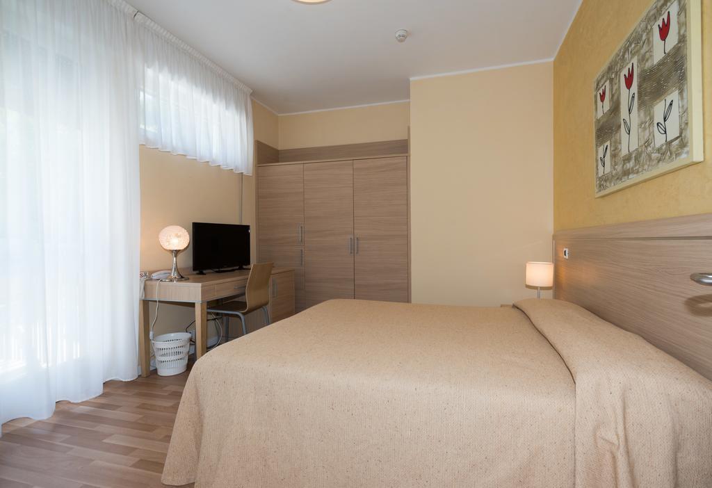 Hotel Eurovil Garni Lignano Sabbiadoro Luaran gambar