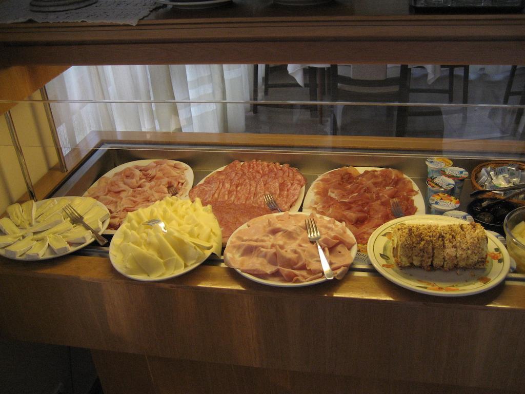 Hotel Eurovil Garni Lignano Sabbiadoro Luaran gambar